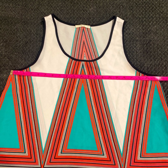 Sleeveless blouse - Picture 2 of 4